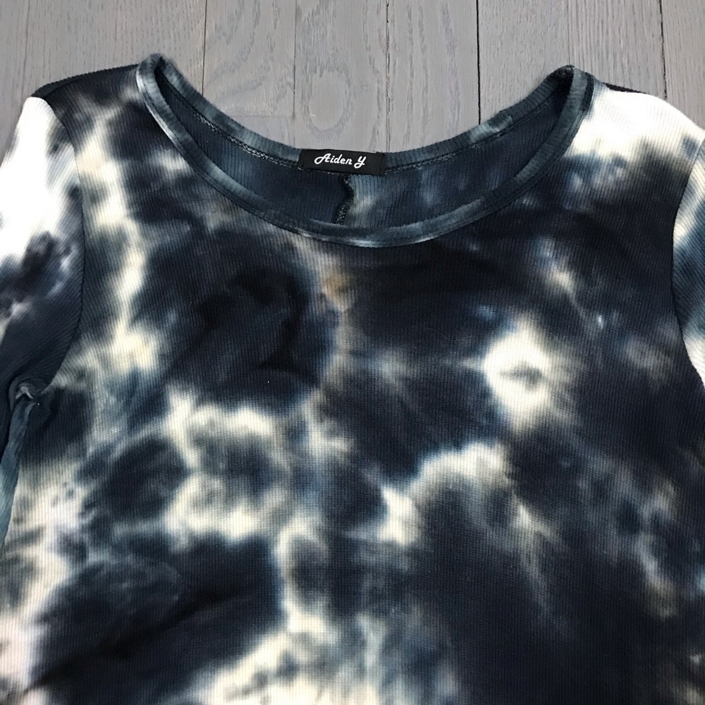 Aiden Y Tie Dye 3/4 Sleeve Ribbed Loose Swing Top - Picture 3 of 7